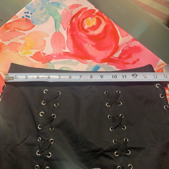 Forever 21 Women’s Skirt🍒 - Picture 5 of 7
